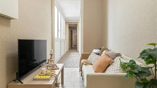 Rooms in Barcelona Ciutat Vella - photo 10