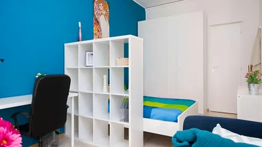 Rooms in Milano Zona 8 - Fiera, Gallaratese, Quarto Oggiaro - photo 4