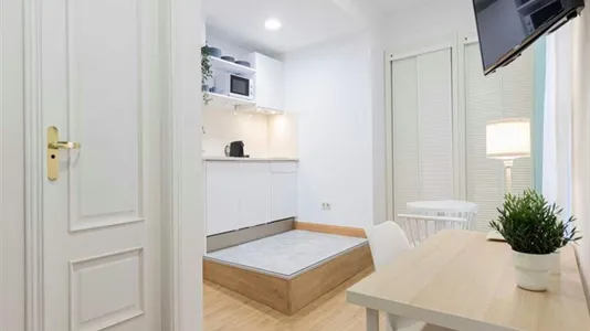 Rooms in Madrid Centro - photo 2