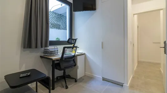 Rooms in el Camí de Vera - photo 9