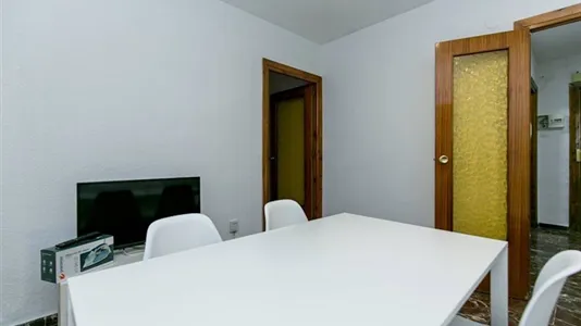 Rooms in Granada - photo 4