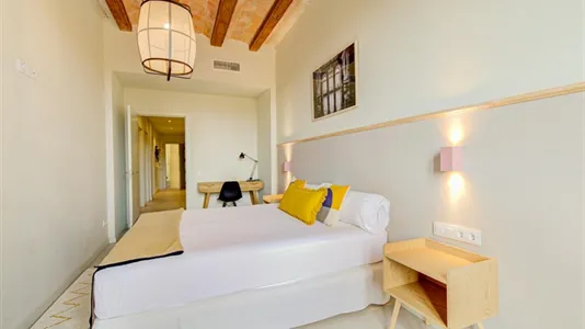 Apartments in Barcelona Ciutat Vella - photo 5