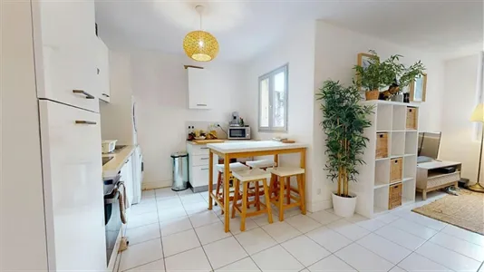 Rooms in Nîmes - photo 9