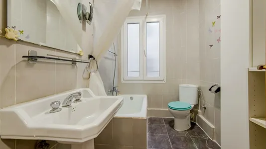 Rooms in Madrid Chamartín - photo 10