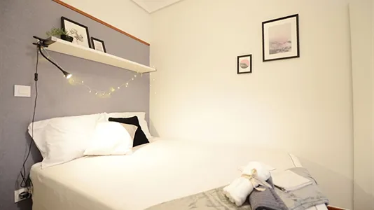 Rooms in Bilbao - photo 4