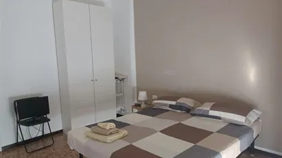 Room for rent in Milano Zona 6 - Barona, Lorenteggio, Milan