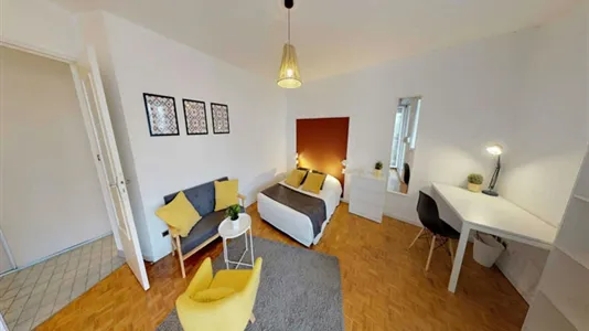 Rooms in Lyon - photo 2