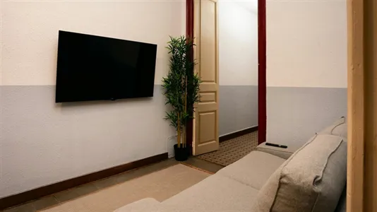 Rooms in Barcelona Eixample - photo 5