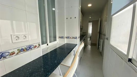 Rooms in Adaro - photo 9