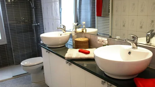 Rooms in Oviedo - photo 7