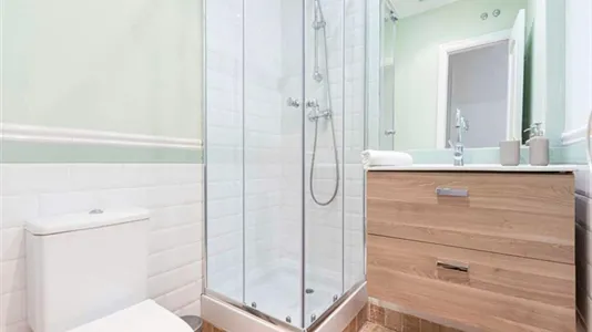 Rooms in Madrid Centro - photo 8