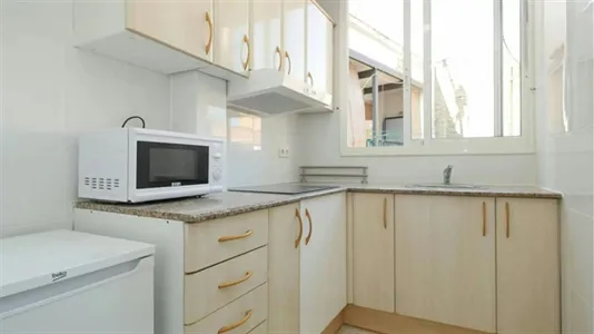 Rooms in Barcelona Sants-Montjuïc - photo 10