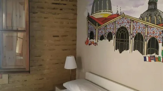 Apartments in Valencia Ciutat Vella - photo 2