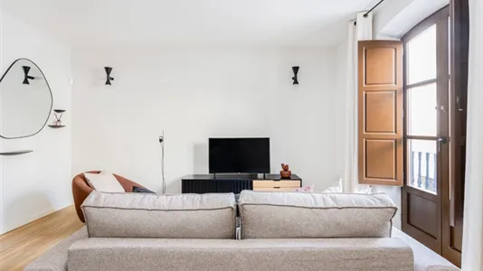 Apartments in Barcelona Ciutat Vella - photo 4