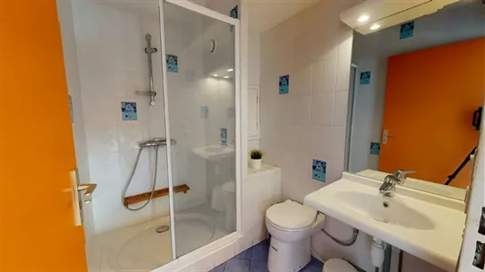 Rooms in Lyon - photo 9