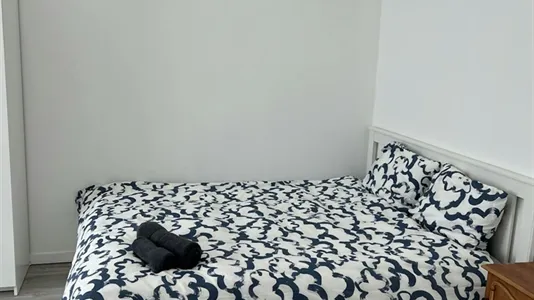 Rooms in Charleroi - photo 1