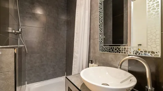 Rooms in Barcelona Ciutat Vella - photo 4