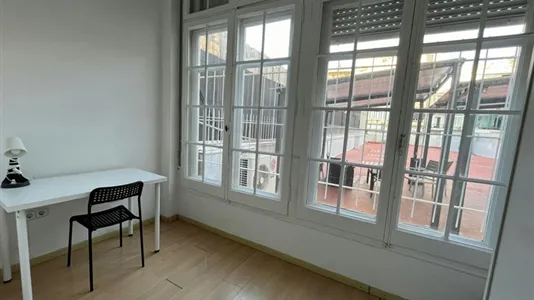Rooms in Barcelona Eixample - photo 5