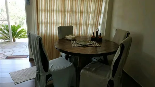 Houses in Kropia - photo 5