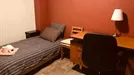 Room for rent, L'Haÿ-les-Roses, Île-de-France, &lt;span class=&quot;blurred street&quot; onclick=&quot;ProcessAdRequest(12848112)&quot;&gt;&lt;span class=&quot;hint&quot;&gt;See streetname&lt;/span&gt;[xxxxxxxxxxxxx]&lt;/span&gt;