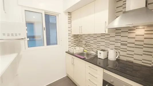 Rooms in Barcelona Ciutat Vella - photo 10