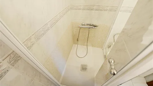 Rooms in Bilbao - photo 10