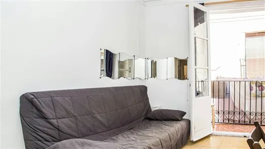 Rooms in Barcelona Ciutat Vella - photo 4