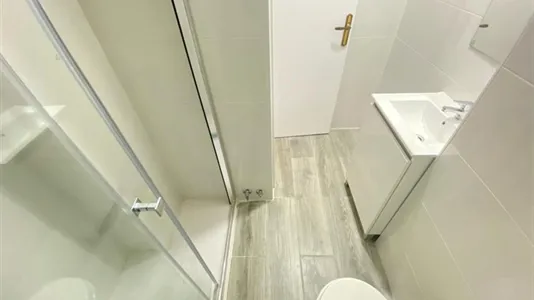 Rooms in Adaro - photo 7