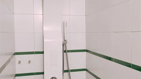 Rooms in Barcelona Ciutat Vella - photo 5