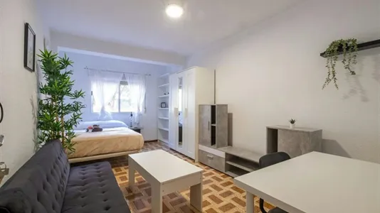 Rooms in Alcalá de Henares - photo 2