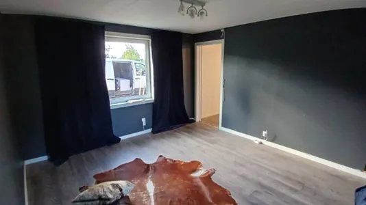 Houses in Grums - photo 3