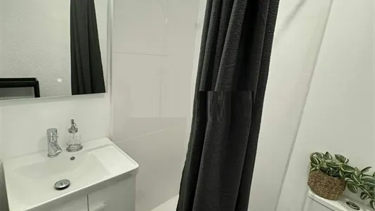 Rooms in Mislata - photo 7