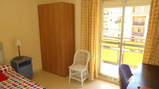 Rooms in Córdoba - photo 4