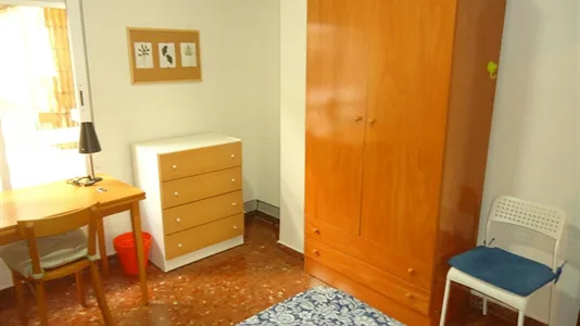 Rooms in Córdoba - photo 4