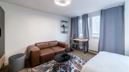 Apartments in Berlin Charlottenburg-Wilmersdorf - photo 2