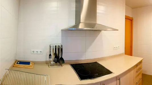 Rooms in Barcelona Ciutat Vella - photo 6