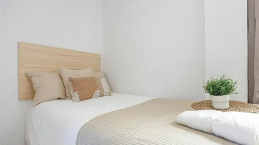 Rooms in el Camí de Vera - photo 5