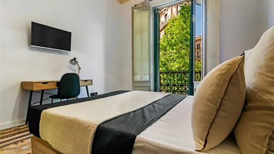 Rooms in Barcelona Eixample - photo 4