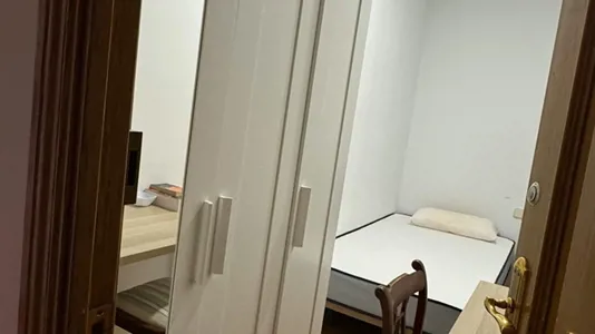 Rooms in Barcelona Eixample - photo 1