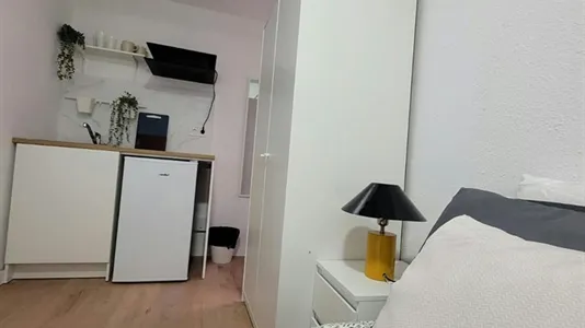 Rooms in Burjassot - photo 1