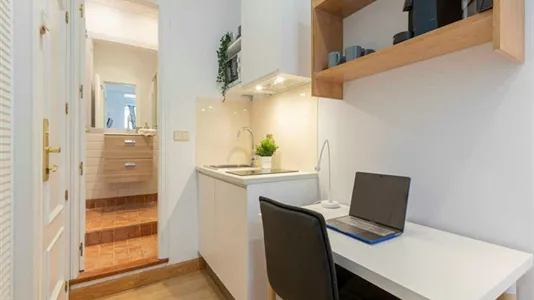 Rooms in Madrid Centro - photo 6