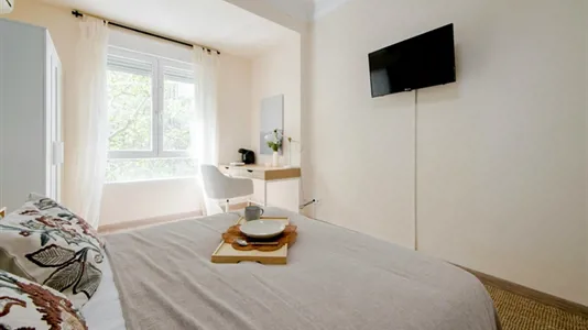Rooms in Madrid Chamberí - photo 2