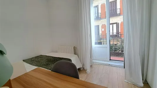 Rooms in Madrid Centro - photo 7