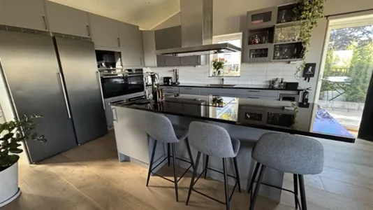 Houses in Ale - photo 1