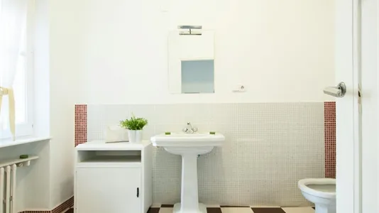 Rooms in Madrid Salamanca - photo 10