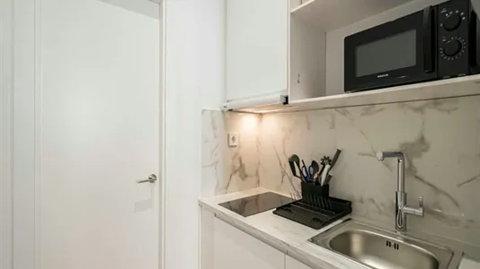 Rooms in Madrid Centro - photo 8