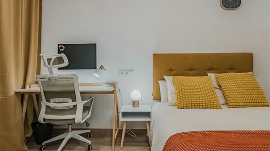 Rooms in Cornellà de Llobregat - photo 3