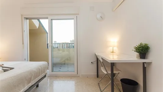 Rooms in Málaga - photo 5