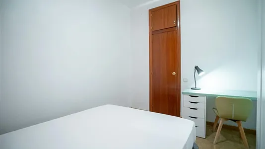 Rooms in Barcelona Sants-Montjuïc - photo 7