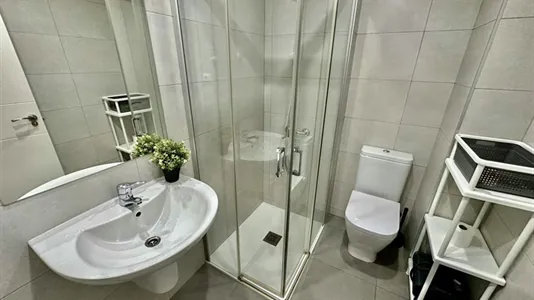 Rooms in Zaragoza - photo 3